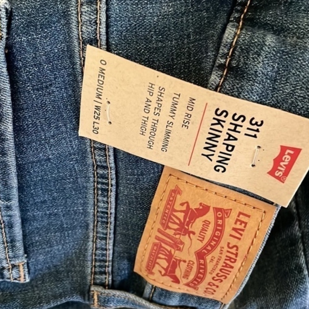 Levi’s Skinny Jeans - Picture 6 of 6